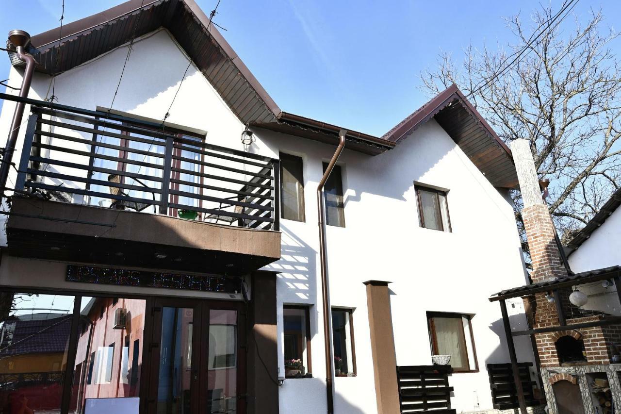 Upstairs Residence Targu Jiu Exterior photo
