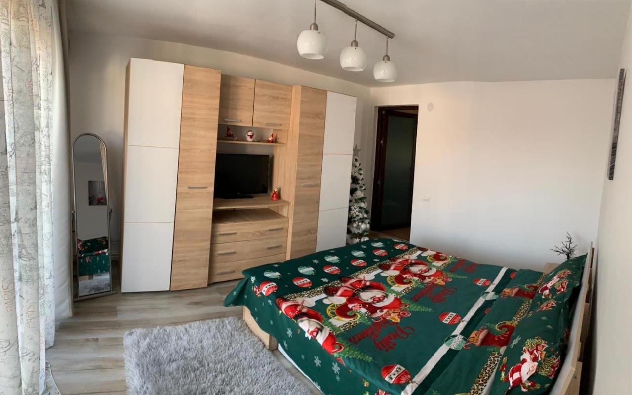 Upstairs Residence Targu Jiu Exterior photo